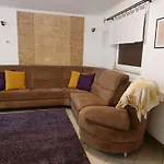 Lexi Jakuzzis Apartment *