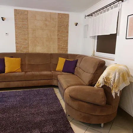 Lexi Jakuzzis Apartment *