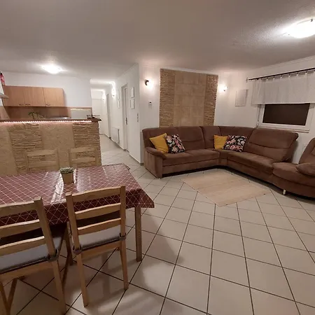 Apartment Lexi Jakuzzis Balatonboglar