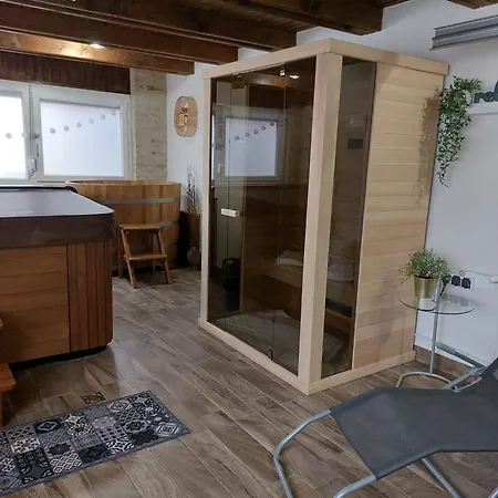 Lexi Jakuzzis Appartement