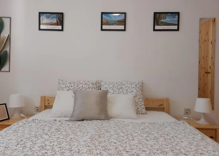 Lexi Jakuzzis Apartment