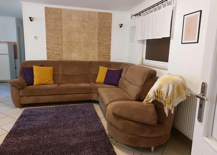 Lexi Jakuzzis Apartment *