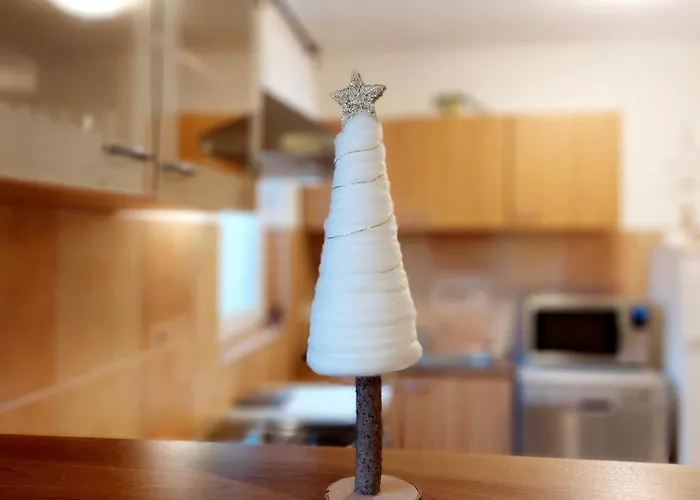 Lexi Jakuzzis Apartment