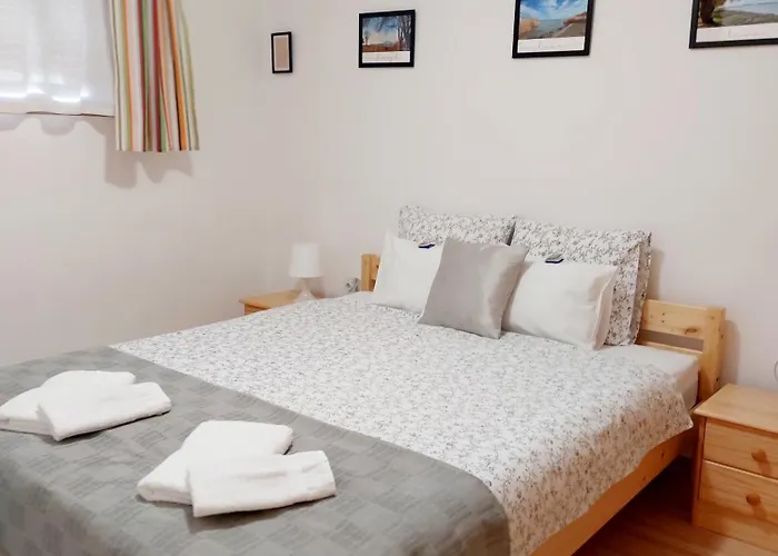 Lexi Jakuzzis Apartment *