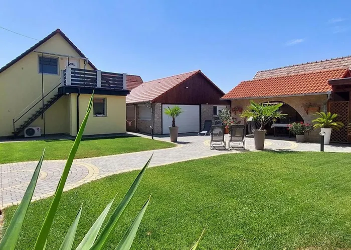 Lexi Jakuzzis Apartment Balatonboglar